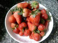 健康美食之草莓酱的做法图解一