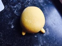美味的懒蛋蛋屁股流沙包做法图解10)