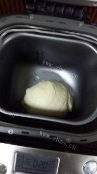 自制肉松火腿面包做法图解4)