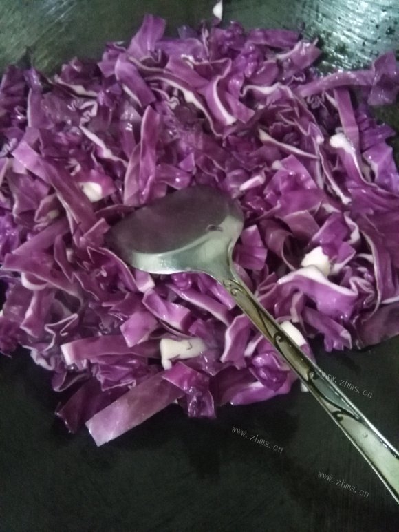 开胃的清炒紫甘蓝