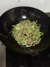 口感极佳的韭黄肉丝做法图解7)