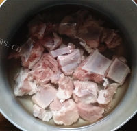 美味饿仔排萝卜汤做法图解2)