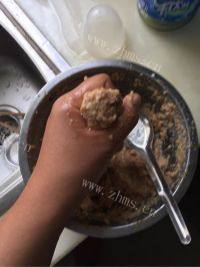 美味的炸丸子做法图解4)