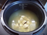 鲜美的香菜豆腐白贝汤做法图解3)
