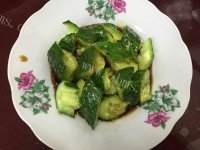 色香味俱全的凉拌黄瓜做法图解5)