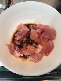 好吃的豆角炖土豆做法图解1)