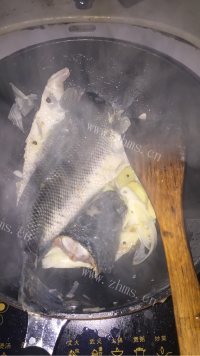 好吃的红辣飞鱼做法图解4)