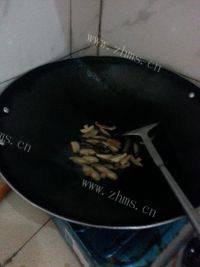 妙不可言的香菇炒荷兰豆做法图解4)