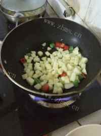美味佳肴般的土豆烧鸡做法图解8)