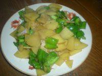 家常菜土豆炒青椒
