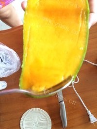 自制芒果酱做法图解4)