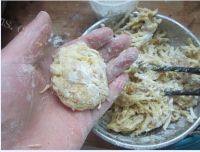 营养好吃的土豆鸡蛋饼做法图解6)