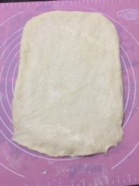 特色的葡萄干菠萝吐司做法图解12)