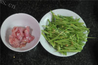 四季豆炒肉做法图解1)