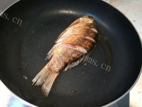 美味的酸木瓜煮鱼做法图解5)
