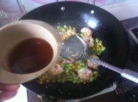 不错的糖醋毛豆虾仁做法图解8)