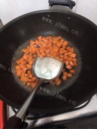 美味的菠萝炒饭做法图解6)