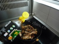 美味的酥鲫鱼做法图解13)