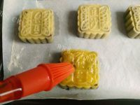 浓情满满桂花豆沙月饼做法图解17)