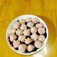 可口的云耳蒸肉丸做法图解5)