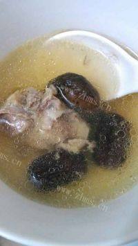 浓香的老母鸡汤