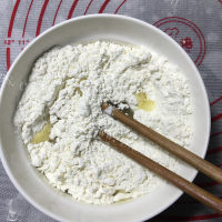 美味红豆泥菊花酥做法图解2)