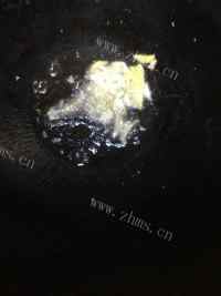 香喷喷的莴笋炒肉做法图解4)