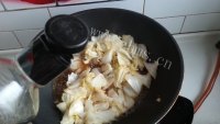 家常菜醋溜白菜片做法图解7)