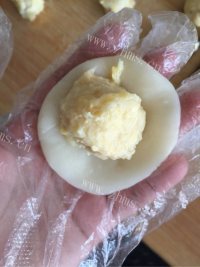 自制榴莲冰皮月饼做法图解9)