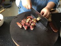 美味的腊肉粽子做法图解4)