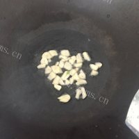 好吃的榨菜瘦肉炒肠粉做法图解7)