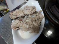 家常菜脊骨炖豆角做法图解1)
