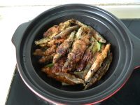美味的小鱼焖豆腐做法图解5)