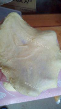 自制豆沙面包卷做法图解3)