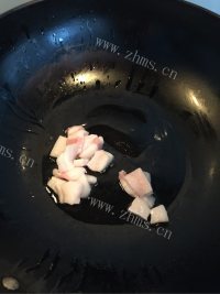 色香味浓的清炒空心菜做法图解3)