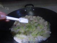 在家做的白菜炖豆腐做法图解11)