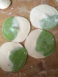 双色水饺做法图解8)