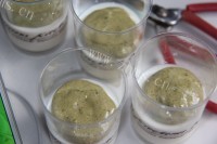 美食抹茶巴巴露佐香草奶冻做法图解17)