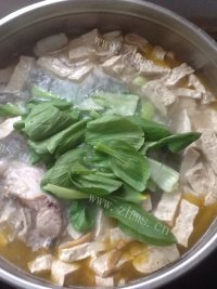 简洁版清炖鱼汤做法图解8)