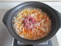 热腾腾的泡菜牛肉乌冬面做法图解7)