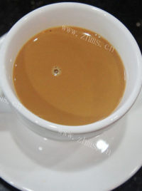 早餐奶茶做法图解3)