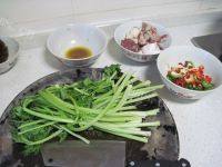美美厨房之芹菜炒肉做法图解1)
