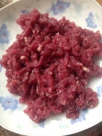 美味的蒜苗牛肉做法图解1)