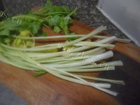 家常菜芹菜炒肉做法图解7)