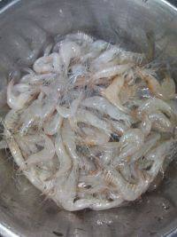 美味的干炸小河虾做法图解1)