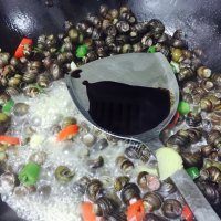 十分可口的炒螺蛳做法图解7)