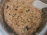 美味的海鲜肉粽做法图解9)