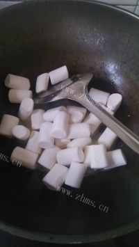 美味的牛轧糖做法图解2)