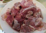 美味的萝卜牛肉汤做法图解2)