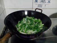 营养丰富的青菜肉丸汤做法图解6)